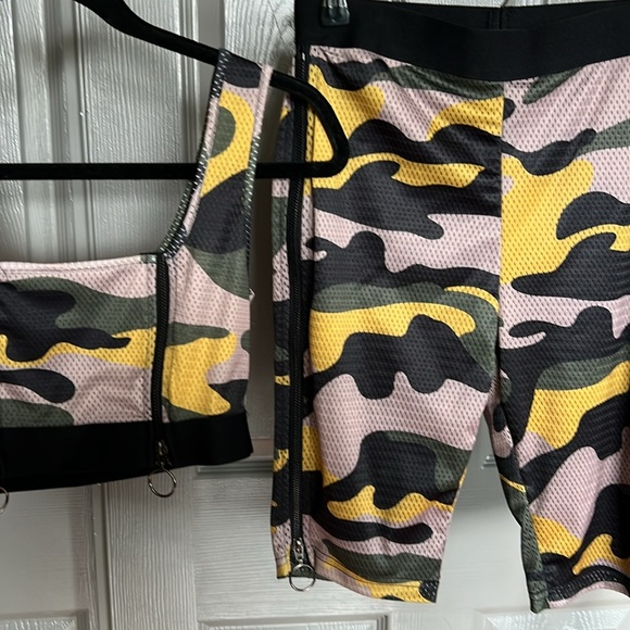 Matching sets - Picture 5 of 9